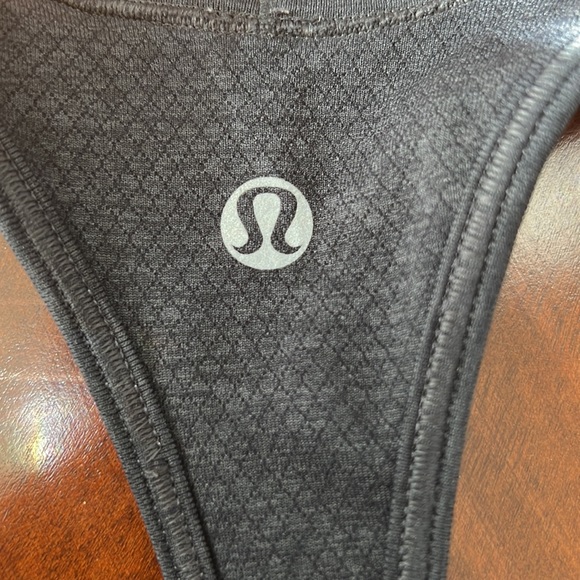 Grey/ black lululemon racer back tank top, size 4! - Picture 4 of 4